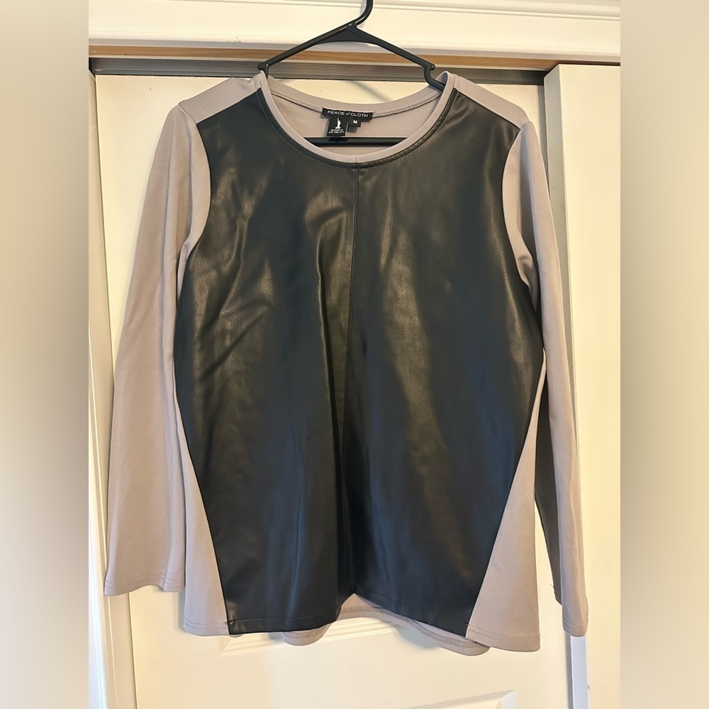Peace of Cloth Vegan Leather Women’s M Black Gray Top Shirt Contemporary NWOT